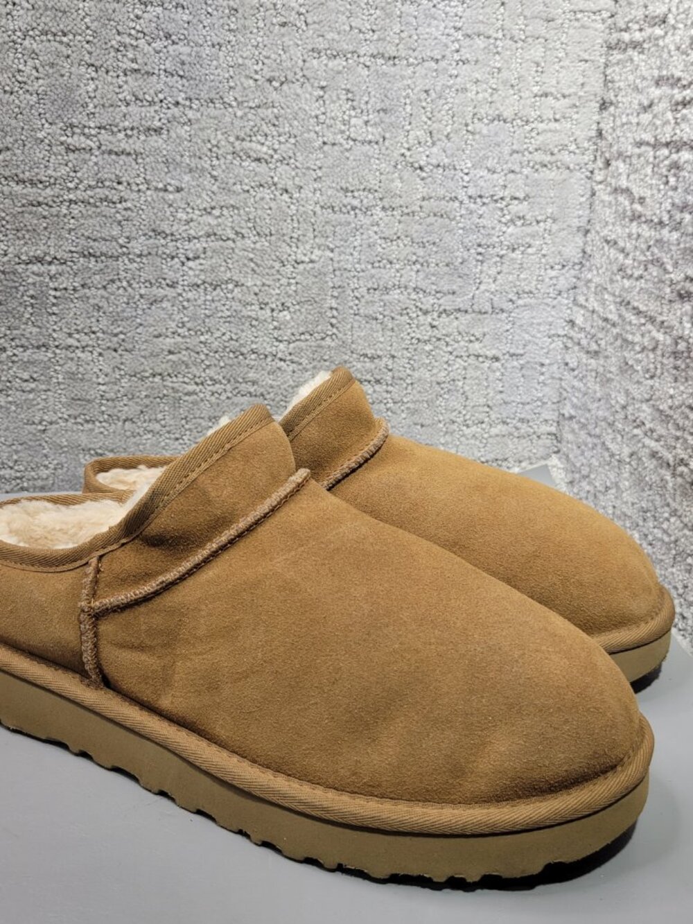 UGG Australian Classic Women's Size US 9 Chestnut Suede Slippers 1108193 - Picture 11 of 13